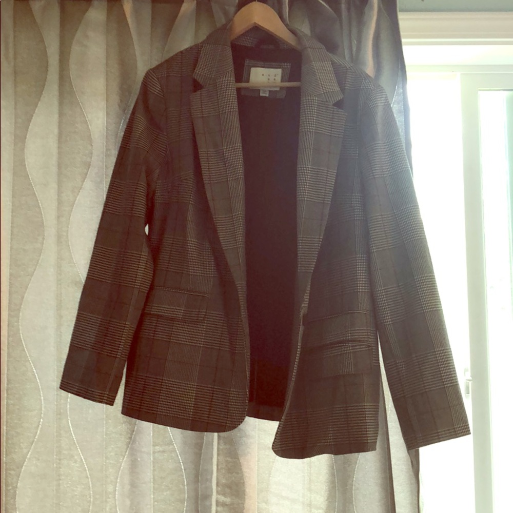 16w crop sleeves blazer